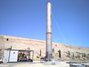 Antorcha. Alhendín, Granada. Contrato para el suministro, montaje y puesta en marcha de una central de extracción, con control y análisis, y una antorcha de alta temperatura y altura prolongada (IBG-ATH), en la planta de gestión de biogás. Para un caudal de hasta 1.500 Nm3/h.